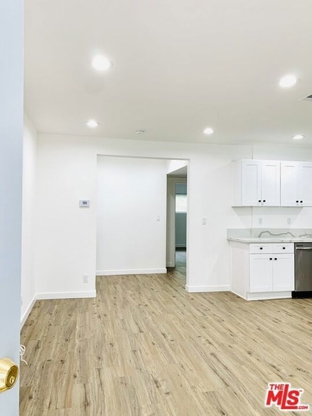 Photo - 5263 Riverton Ave