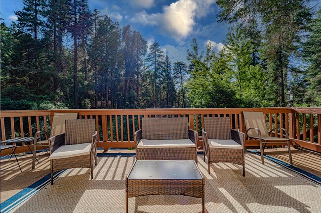 Photo - 883 Kuffel Canyon Rd