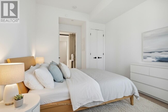 Photo - 55 Charles St E Unit 2408