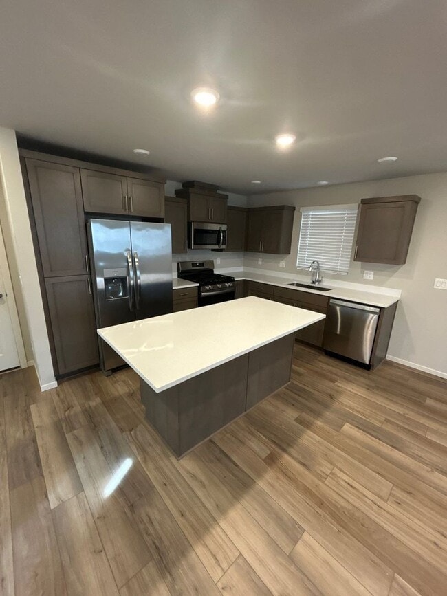 Photo - 610 Pickering Ln