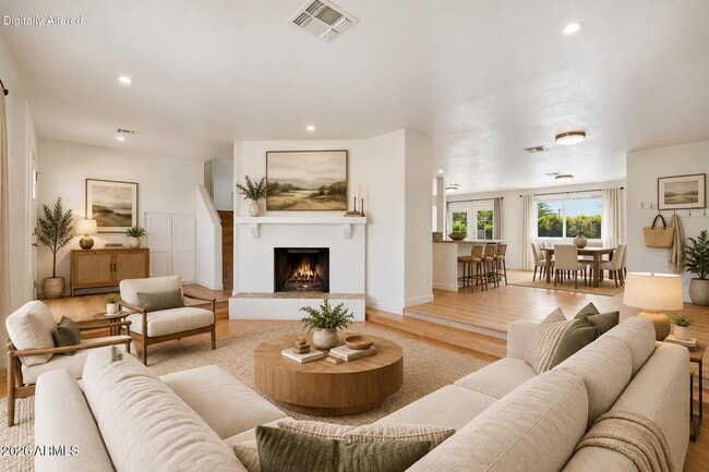 919 E La Jolla Dr