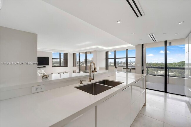 Photo - 2555 Collins Ave Condo Unit 812