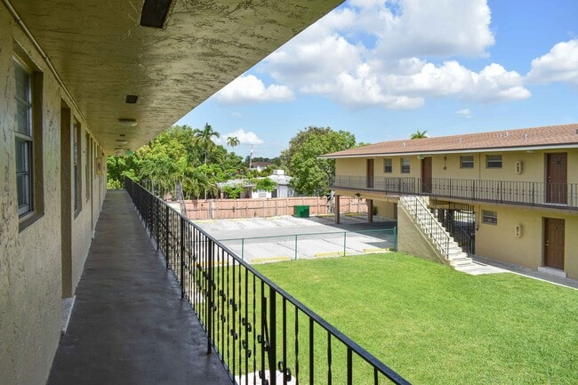 Building Photo - AVAILABLE NOW: For Rent - 1/1 Apartment fo... Unit MA 10