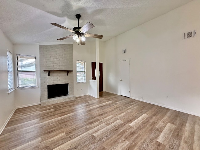 Photo - 104 Forest Creek Dr