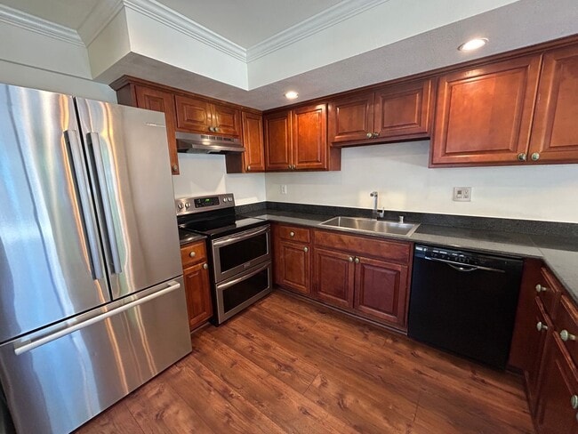 Photo - 1228 W Roseburg Ave
