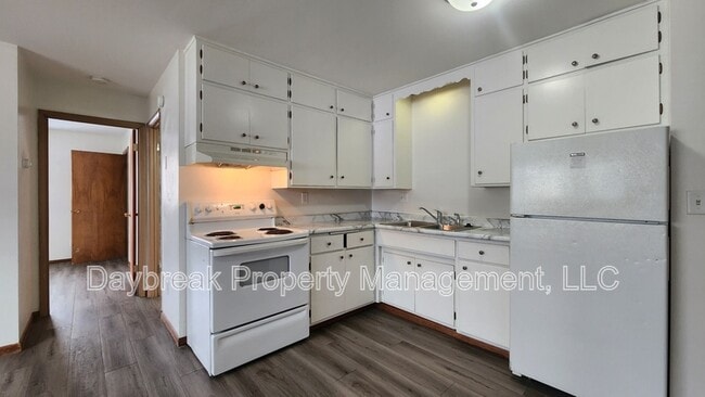 Photo - 915 7th Ave N