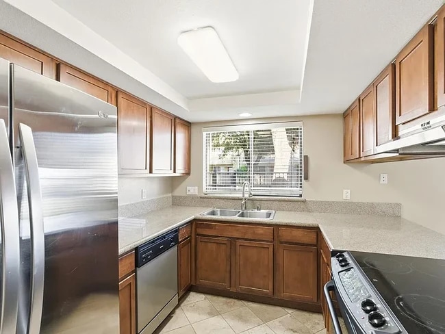 Photo - 7675 N 1st St Unidad 109