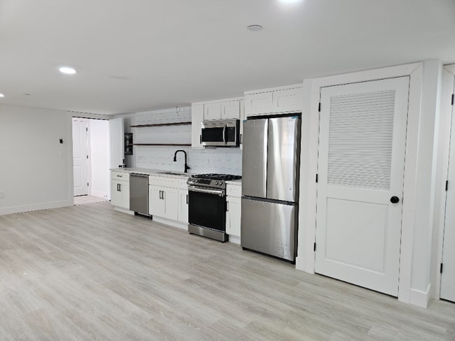 Photo - 90 Shrewsbury Ave Unit B