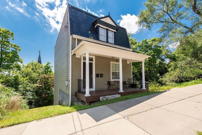 Photo - 107 E Clifton Ave Unidad ID1234534P