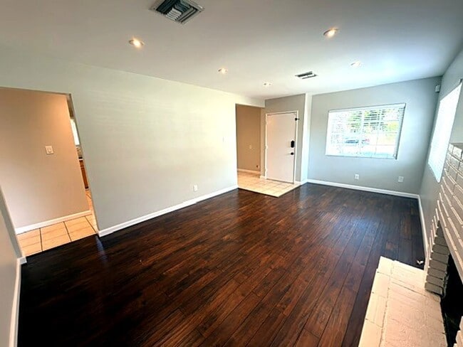 Photo - 316 W Walnut Ave