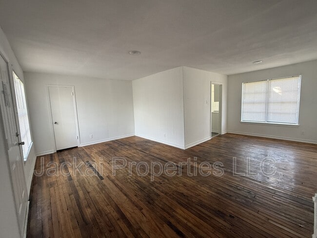 Photo - 15 MacArthur Dr