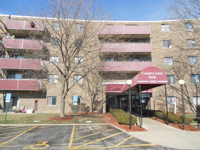 Building Photo - 1460 Fairlane Dr Unit 310