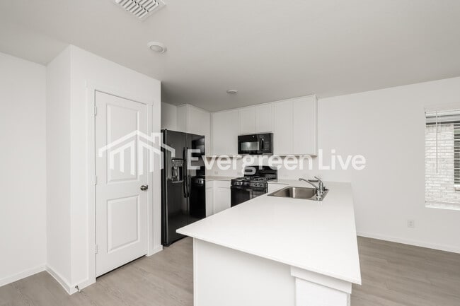 Photo - 1629 Sparrow Hawk Rd