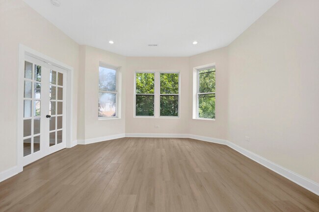 Photo - 2021 W Shakespeare Ave Unidad 3 Rental