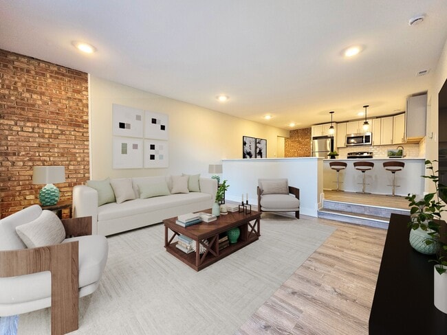 Building Photo - 1214 N La Salle Dr Rental