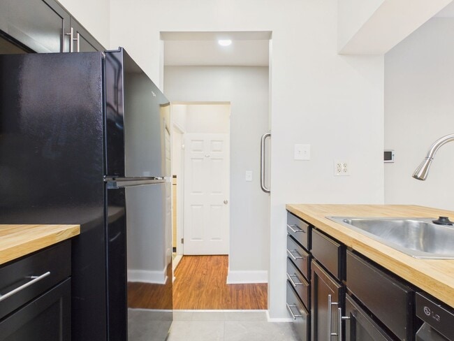 Photo - 1017 N Front St Unit Apt 1017A