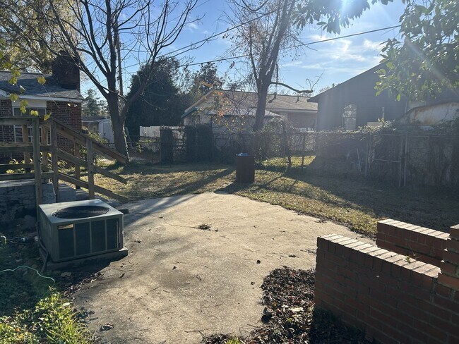 Photo - 3 Bed, 1 Bath Home