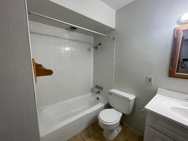 Photo - 3811 S 35th St