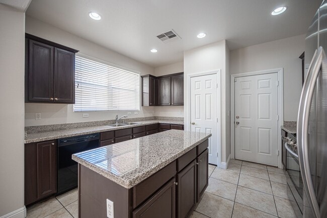 Photo - Beautiful 4 Bedroom 2.5 bath Home in the Southwest!