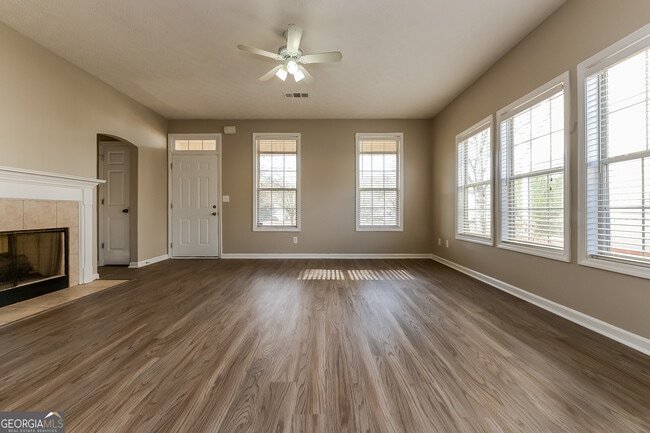 Photo - 1255 Lafayette Square