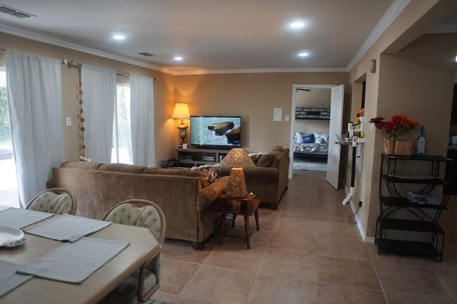 Photo - 14 53rd St SE