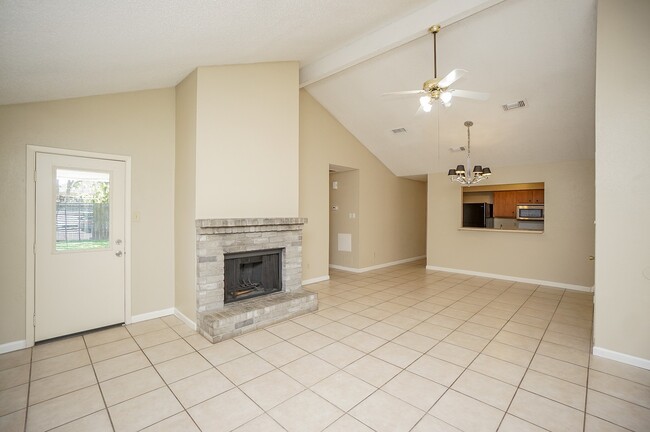 Photo - 20143 Beechview Ln