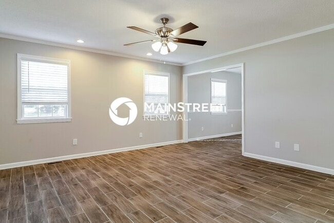 Photo - 4 Bedroom Pet-Friendly Home in RALEIGH, NC with Main Street Renewal