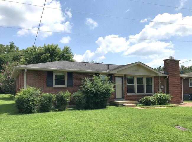 Excellent 2/1 in Desirable West Nashville! - Excellent 2/1 in Desirable West Nashville! House