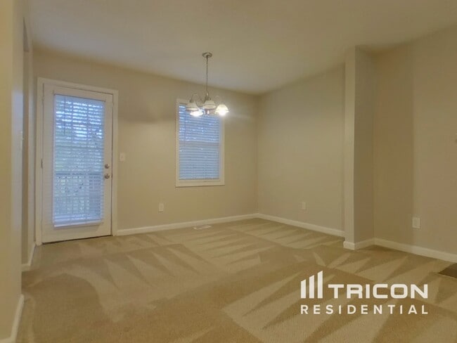 Photo - 238 Hampton Dr