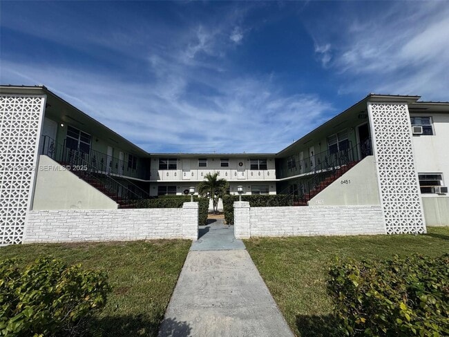 Building Photo - 6451 W Flagler St Unit 14