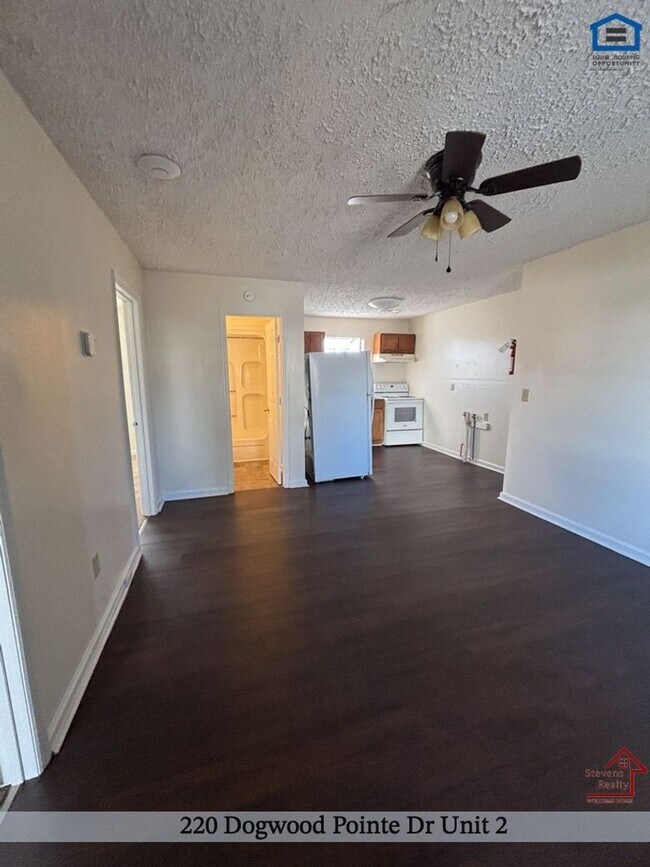 Photo - 220 Dogwood Pointe Dr