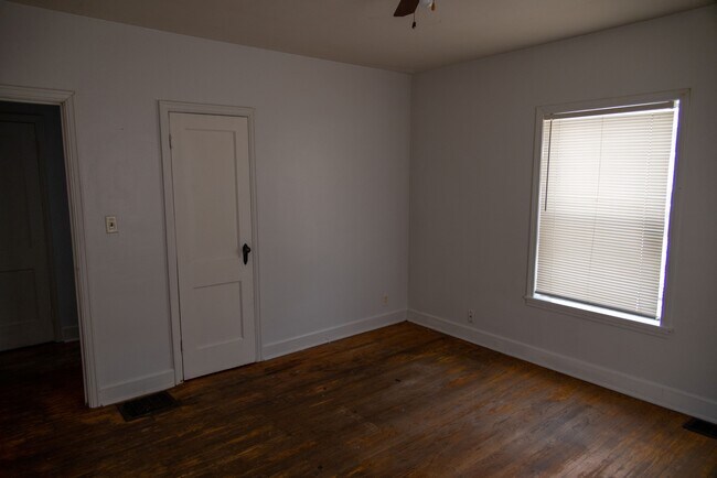 Photo - 1627 N Tibbs Ave