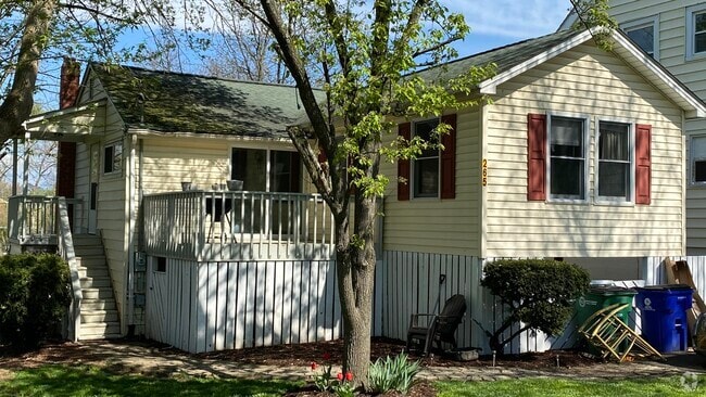 Building Photo - 265 2nd St Rental