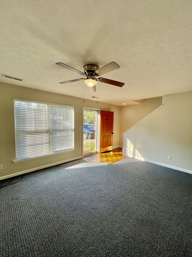 Photo - 198 Mulberry Cir
