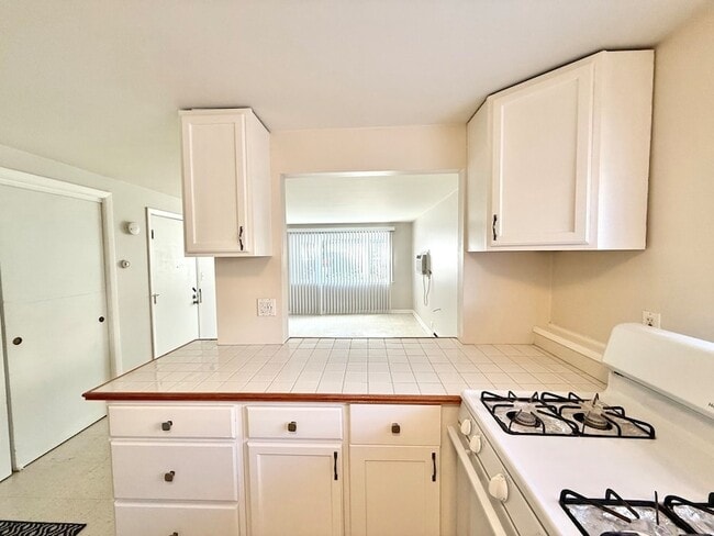 Photo - 8549 Niles Center Rd Unidad GN