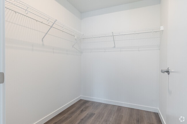 1BR-1BA-670SF