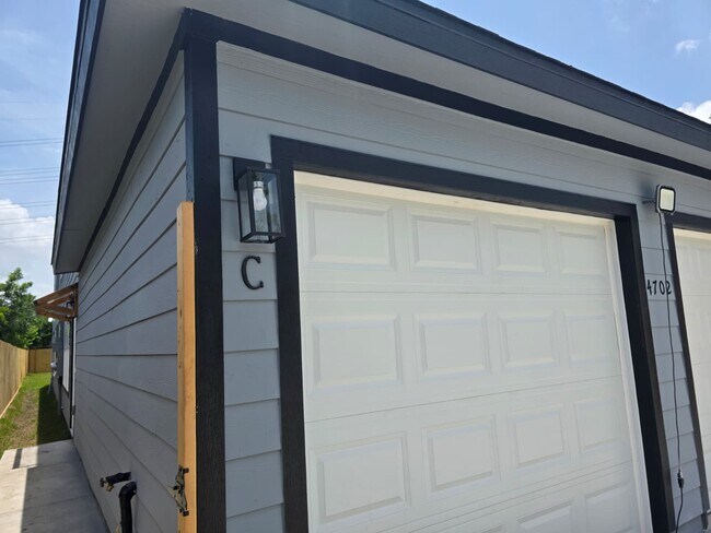 Photo - 4702 Baton Rouge St