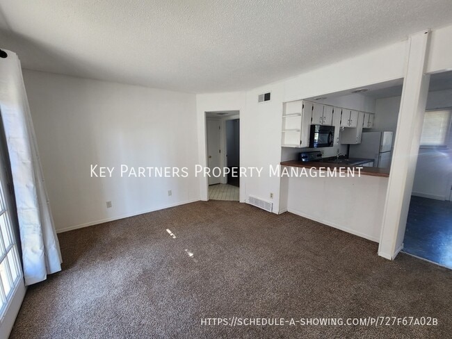 Photo - 130 Warner-6