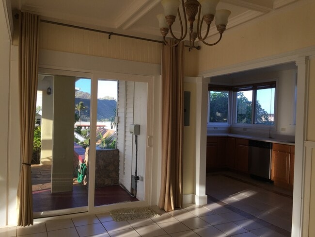 Photo - Kaimuki's Best & Most Convenient Location!...