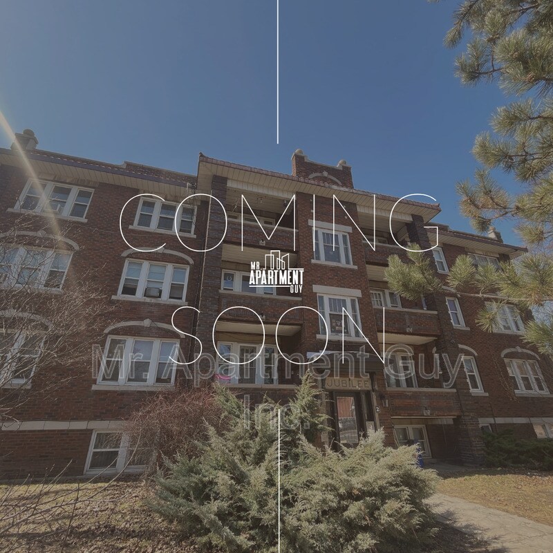 Photo - 2 Balsam Ave S