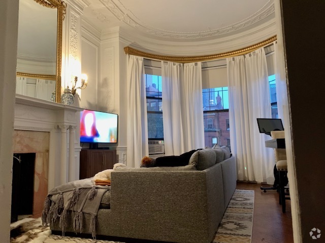 Building Photo - 464 Beacon St Unit 2F Rental