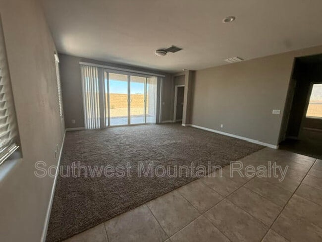 Photo - 2226 N Comiskey Dr