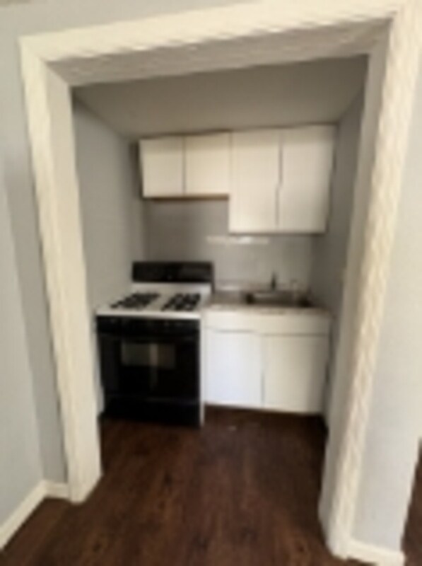 Photo - 270 E Nottingham Rd