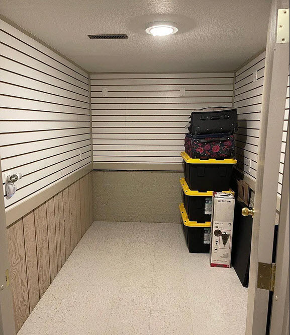 Shared Storage - 5434 N Lotus Ave Unit Garden