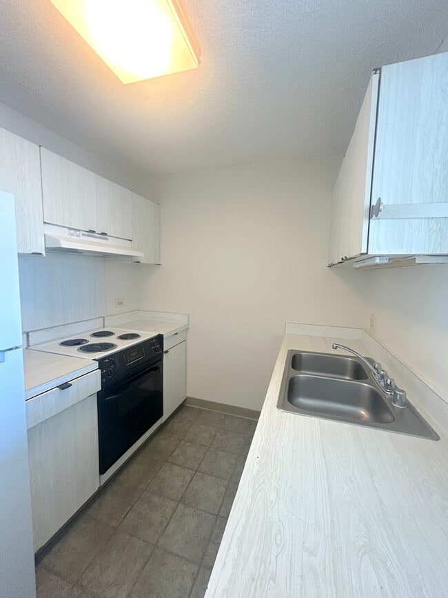 Photo - 11th Floor at Piikoi Plaza - Available Dec. 15, 2025 Unit 1103