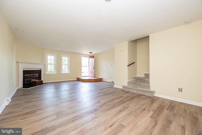 Photo - 749 Bradford Terrace