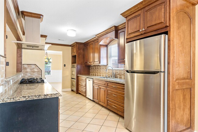 Photo - 7811 Fall Glen Dr