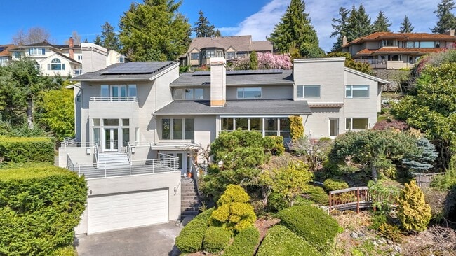 Building Photo - 5bd/5ba Mercer Island Home