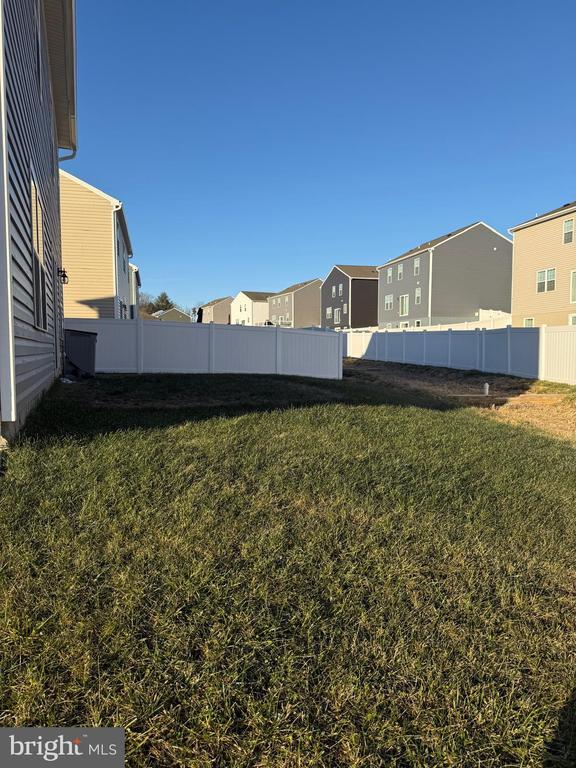 Building Photo - 367 Centergate Dr