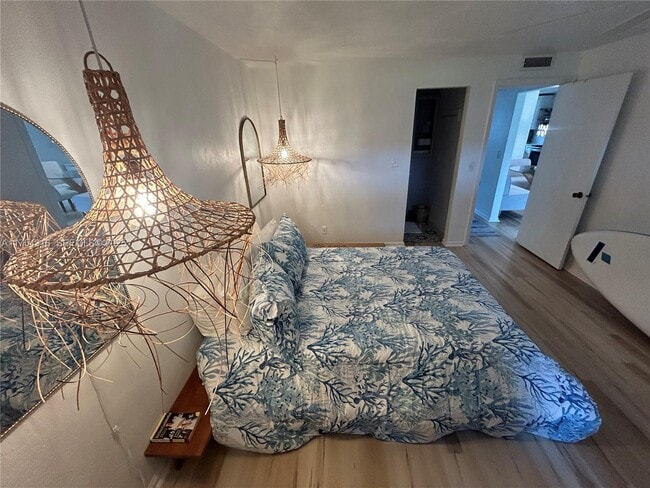 Building Photo - 755 Saturn St Unit F101